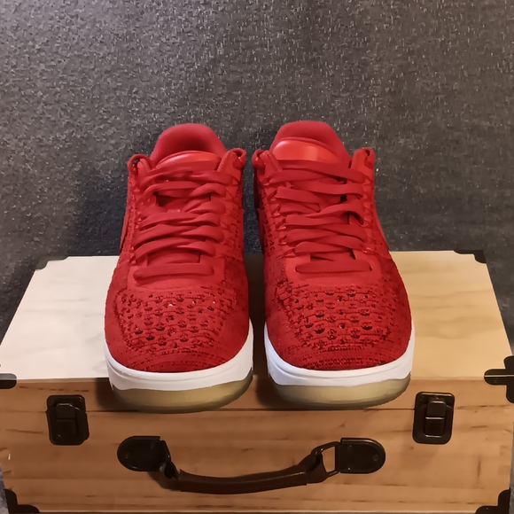 Nike Men's Air Force 1 Low Flyknit Sneakers, Size 7 - Picture 2 of 9